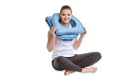 Comfortable therapy using the A11P applicator for cervical spine problems.